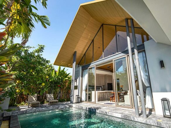 Modern Three-Bedroom Luxury Pool Villa in Cherngtalay