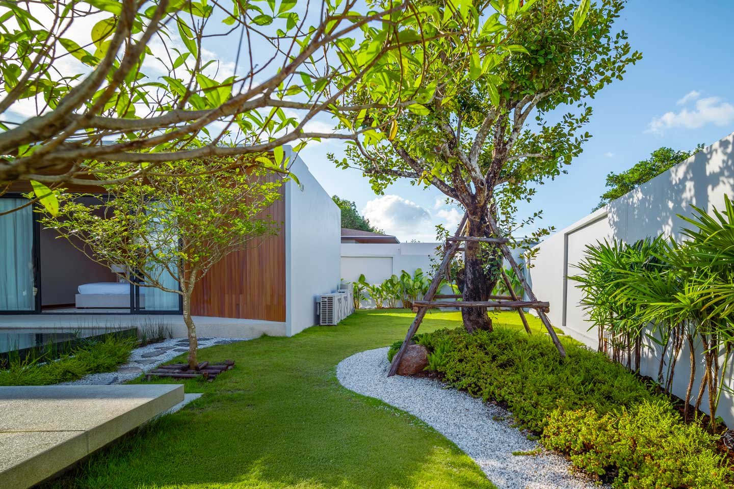 Modern Zen-Style 3-Bedroom Pool Villa with Tranquil Atmosphere in Thalang