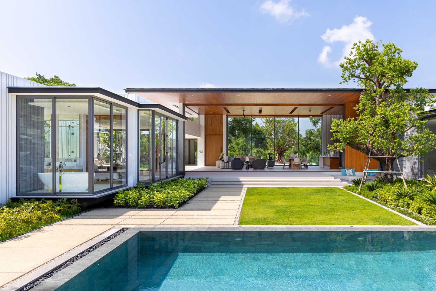 Elegant 3-Bedroom Private Pool Villa in Quiet Chalong
