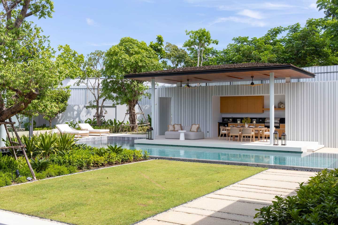 Elegant 3-Bedroom Private Pool Villa in Quiet Chalong