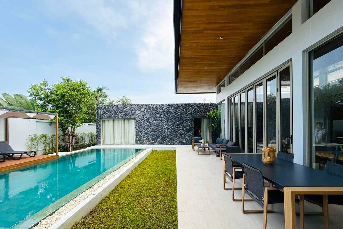 Modern 4-Bedroom Private Pool Villa near Layan Beach