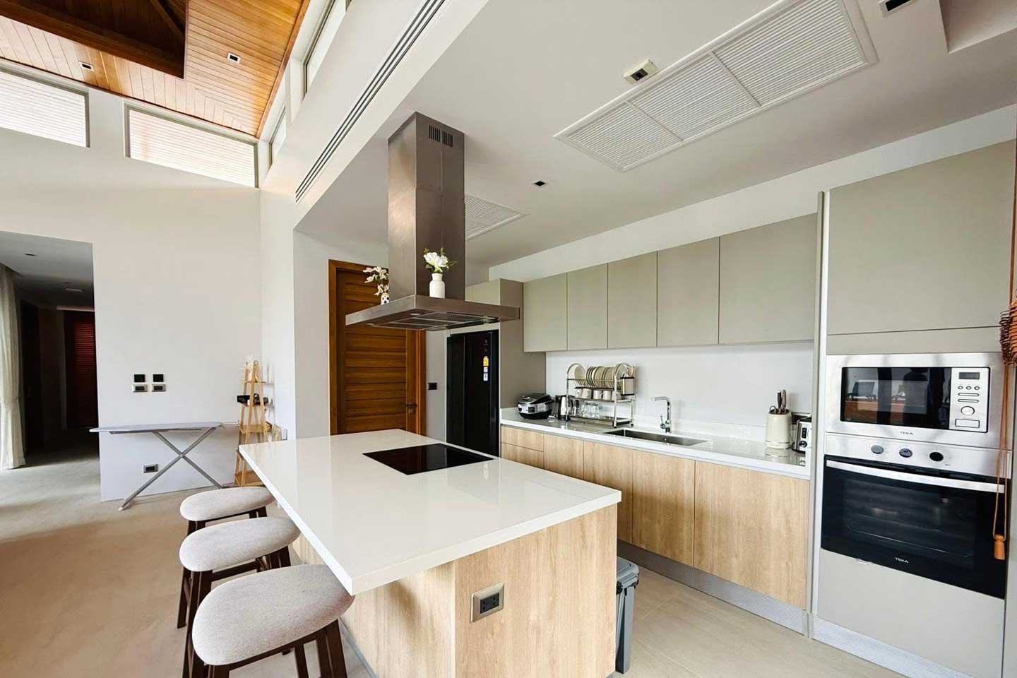 Modern 4-Bedroom Private Pool Villa near Layan Beach