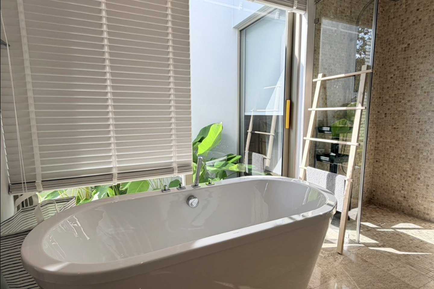 Contemporary 4-Bedroom Private Pool Villa near Layan Beach