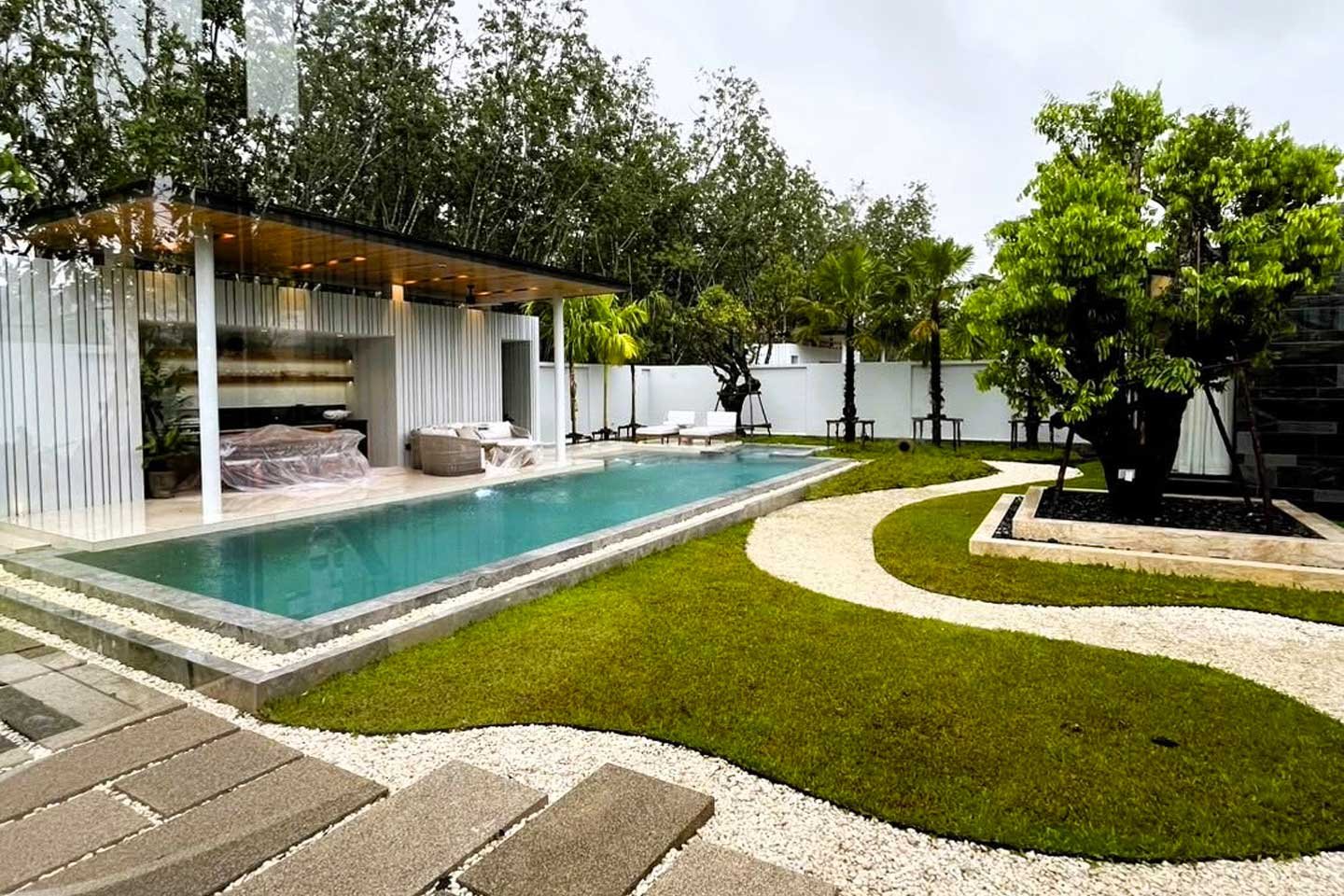 Expansive 4-Bedroom Private Pool Villa near Layan Beach