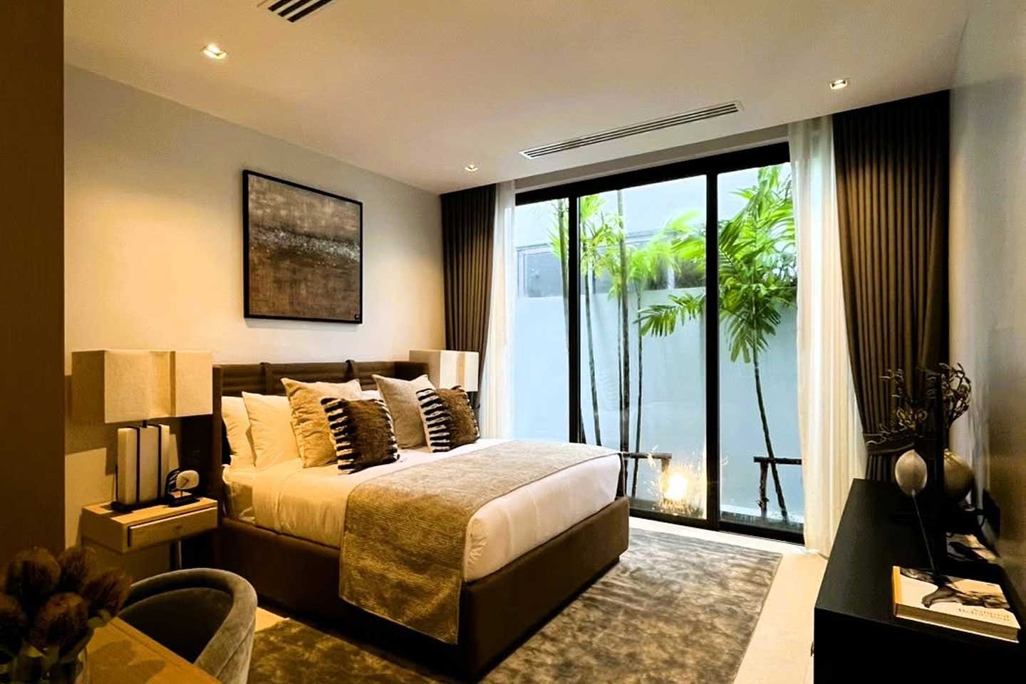 Expansive 4-Bedroom Private Pool Villa near Layan Beach