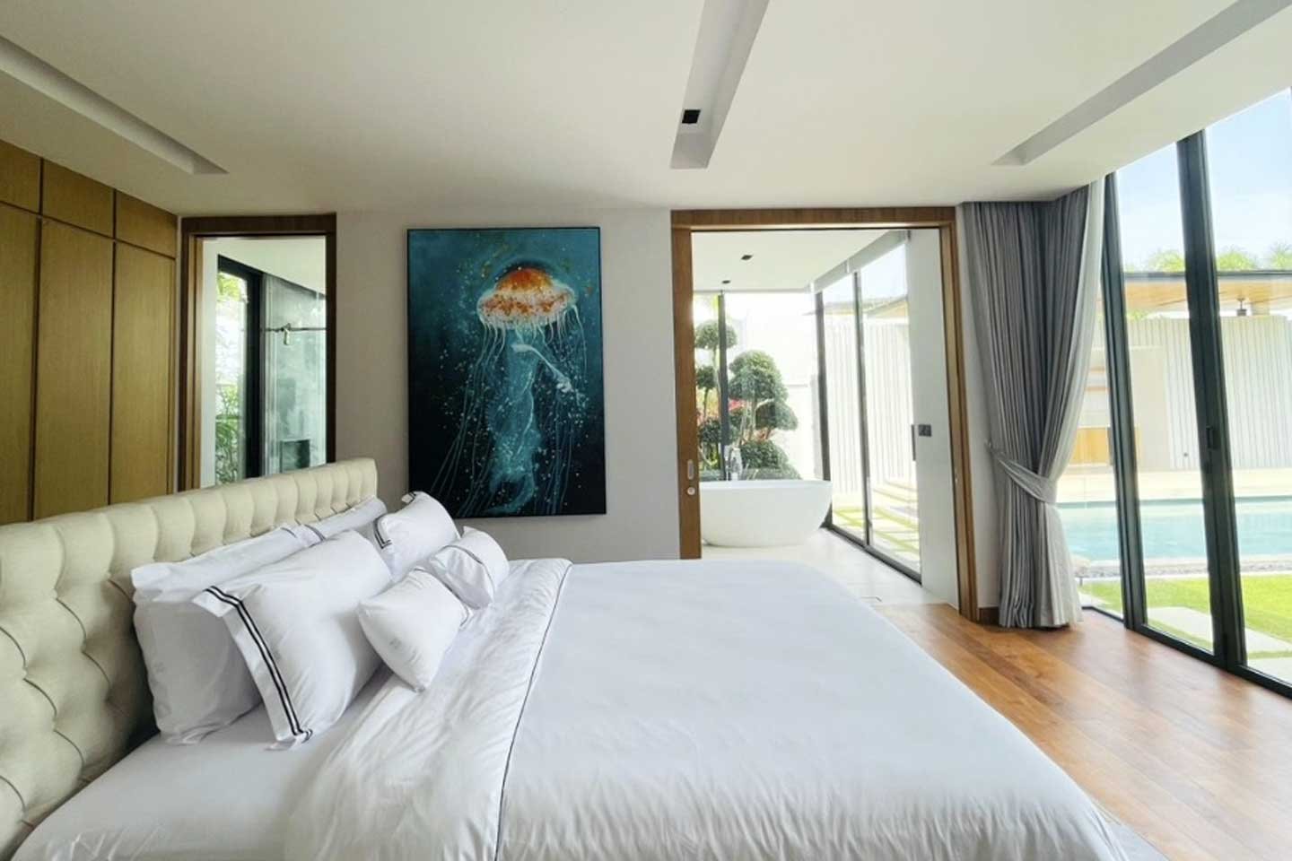Modern 4-bedroom Pool Villa in the Heart of Cherngtalay