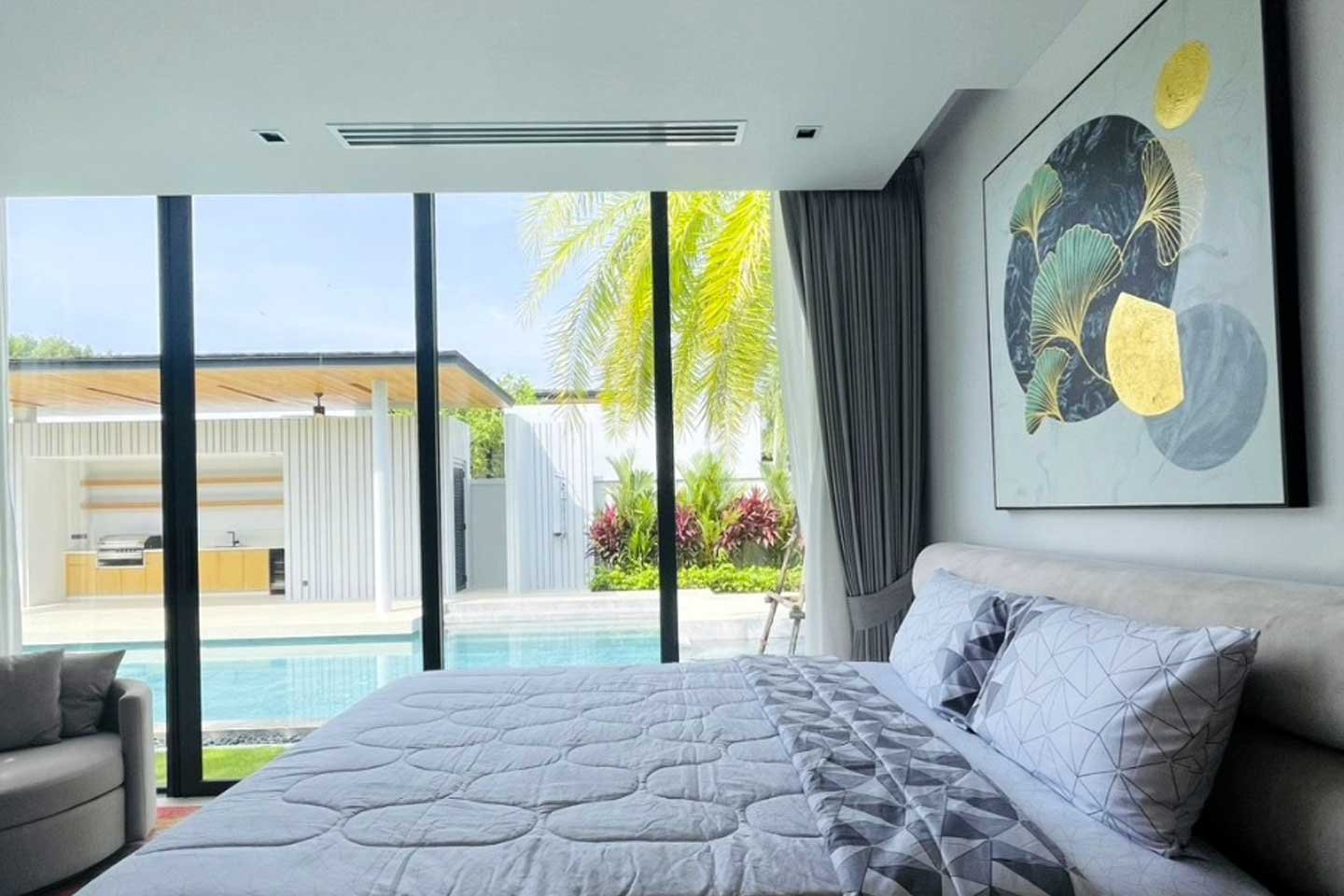 Modern 4-bedroom Pool Villa in the Heart of Cherngtalay