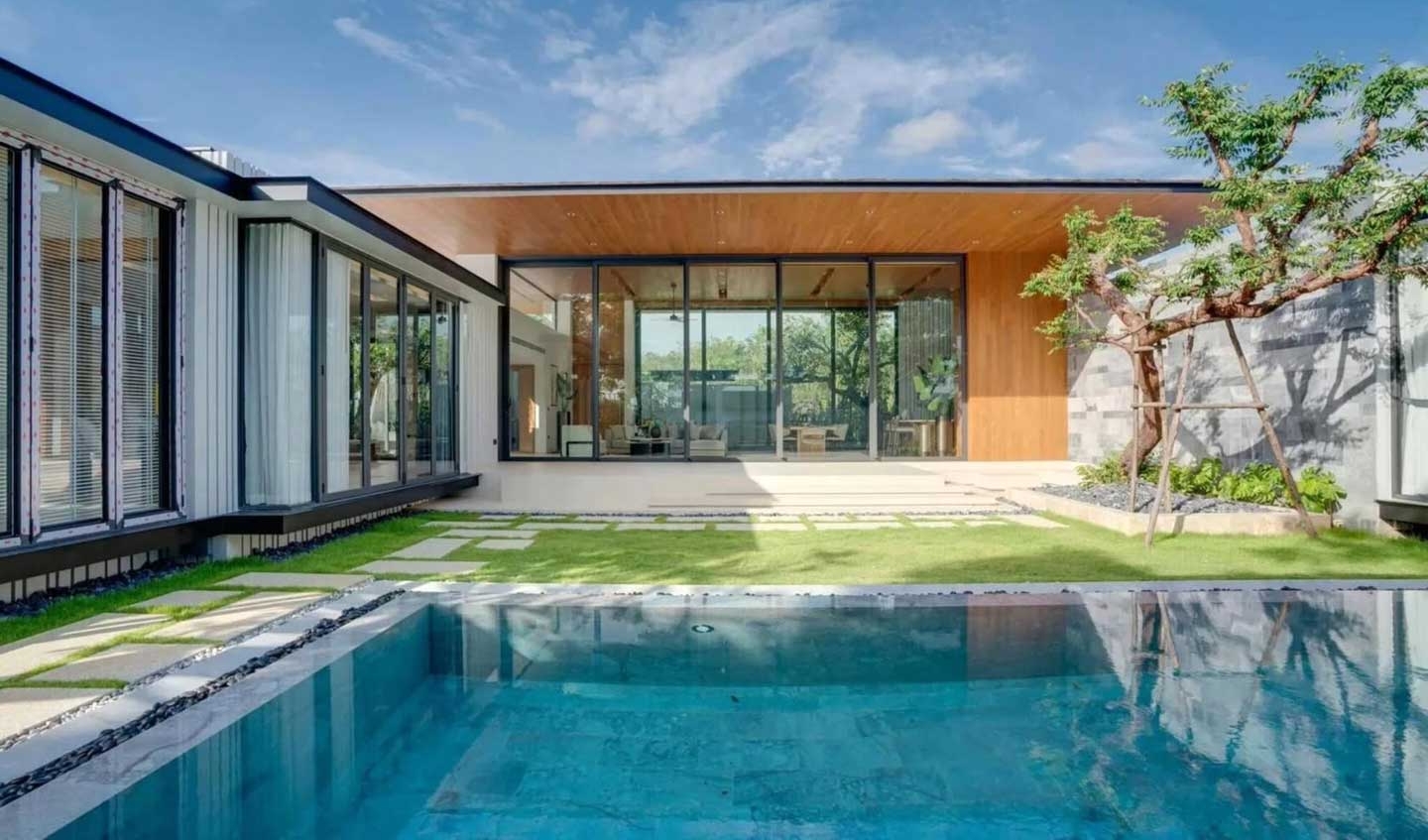 Spacious 4-Bedroom Private Pool Villa near Bangtao Beach