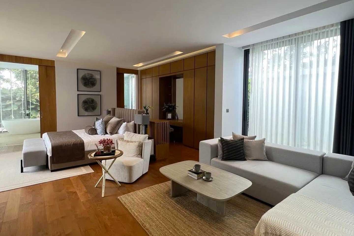 Spacious 4-Bedroom Private Pool Villa near Bangtao Beach