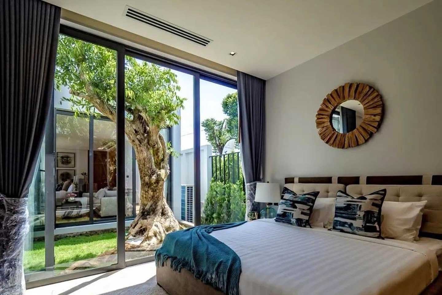 Spacious 4-Bedroom Private Pool Villa near Bangtao Beach