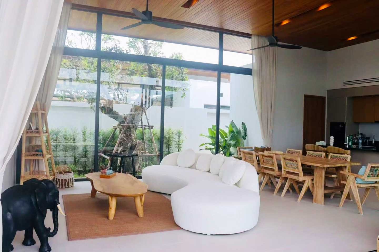 Modern 3-Bedroom Private Pool Villa in Pru Jampa