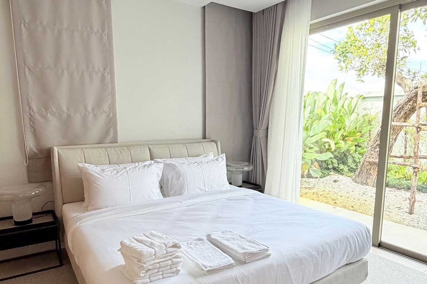 Tropical Balinese 4-Bedroom Private Pool Villa in Si Sunthon