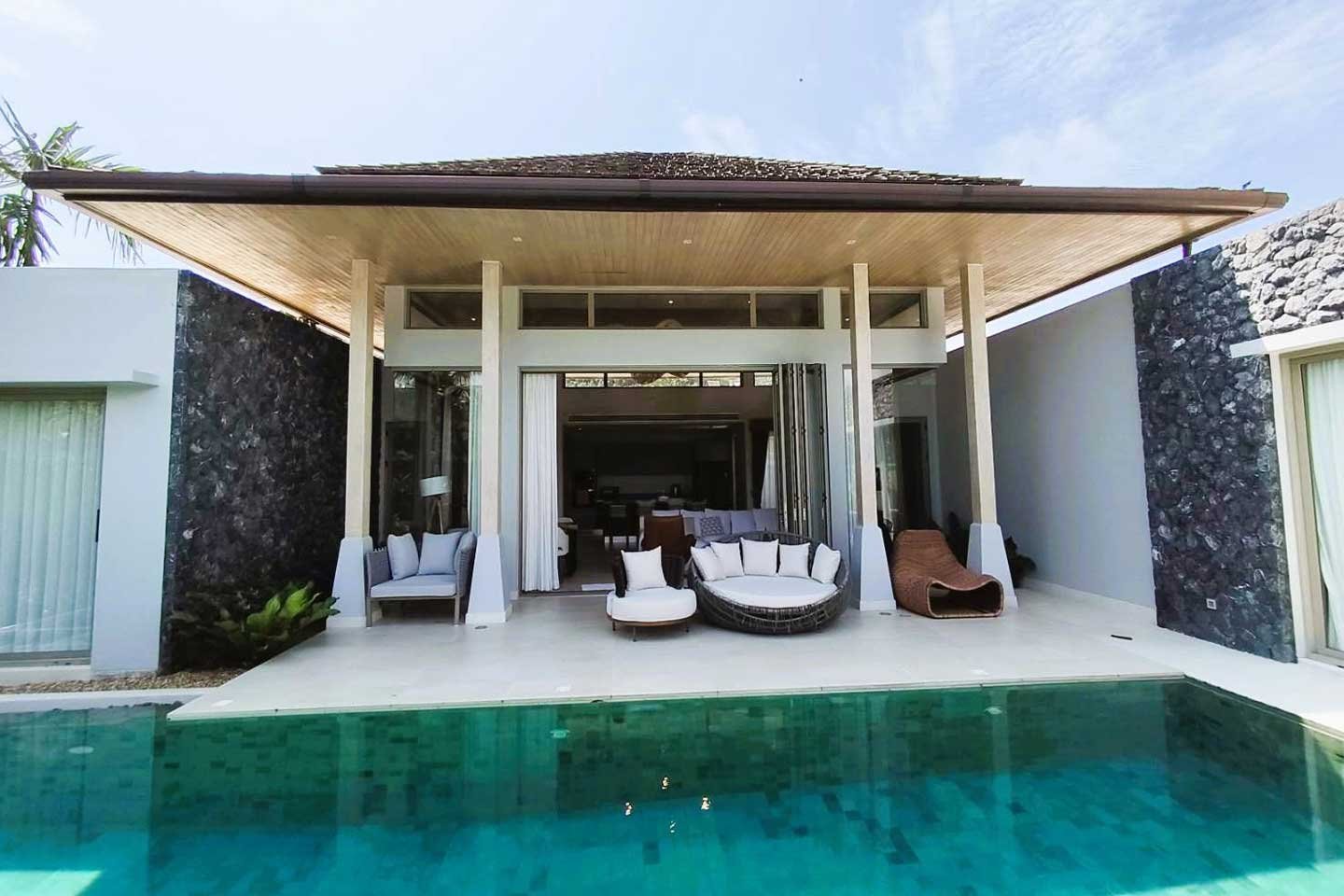 Modern 3-Bedroom Lakeside Pool Villa near Bangtao
