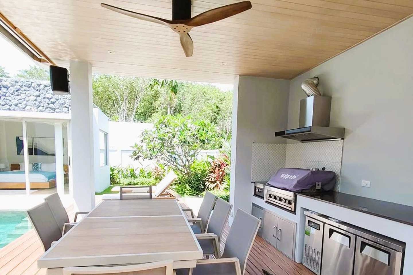 Modern 3-Bedroom Lakeside Pool Villa near Bangtao