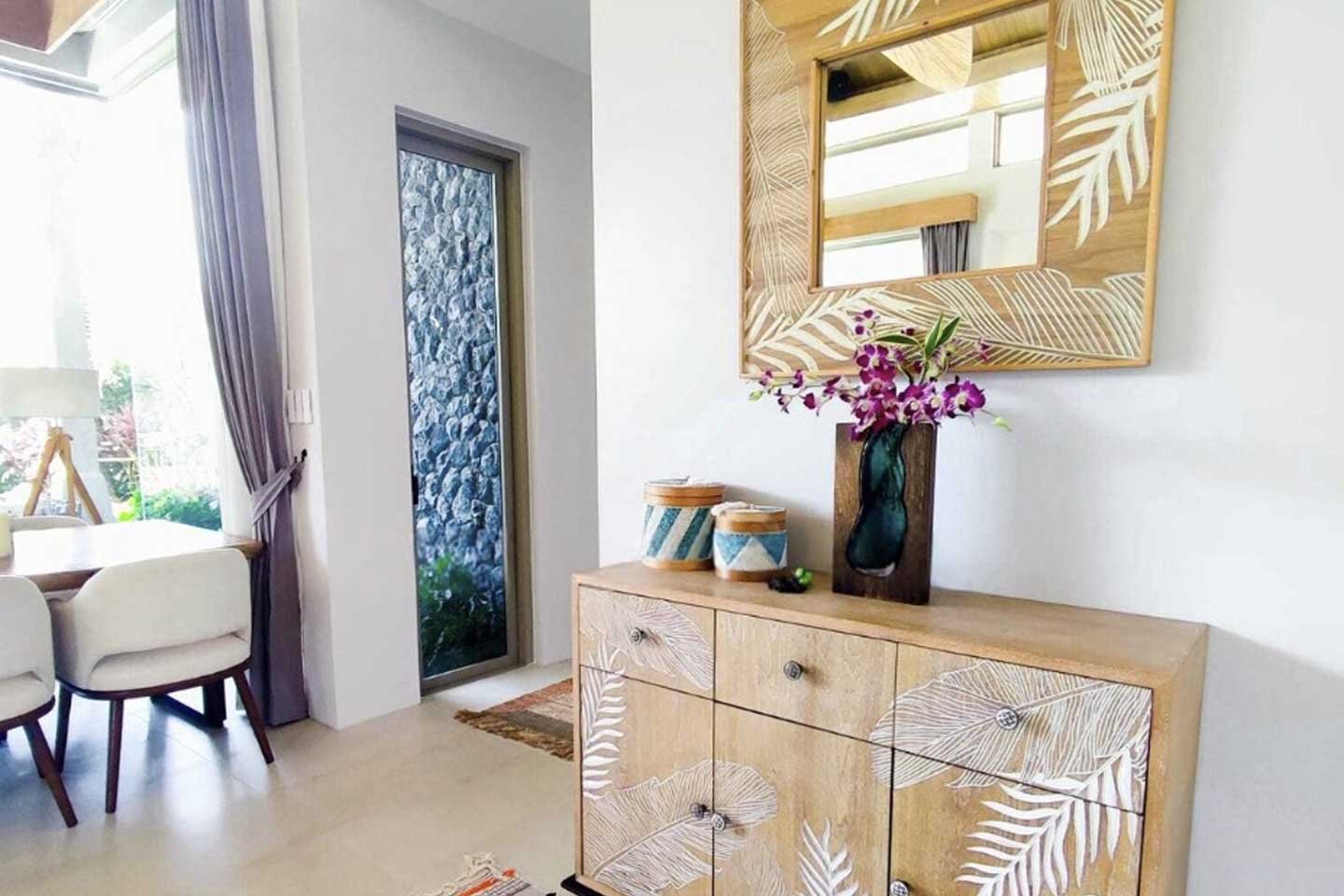 Modern 3-Bedroom Lakeside Pool Villa near Bangtao