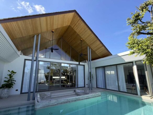 Modern 3-Bedroom Private Pool Villa in Cherngtalay