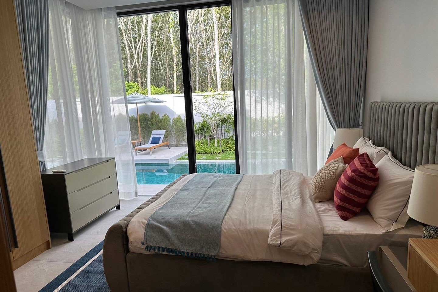Modern Loft-Style 3-Bedroom Private Pool Villa in Cherngtalay