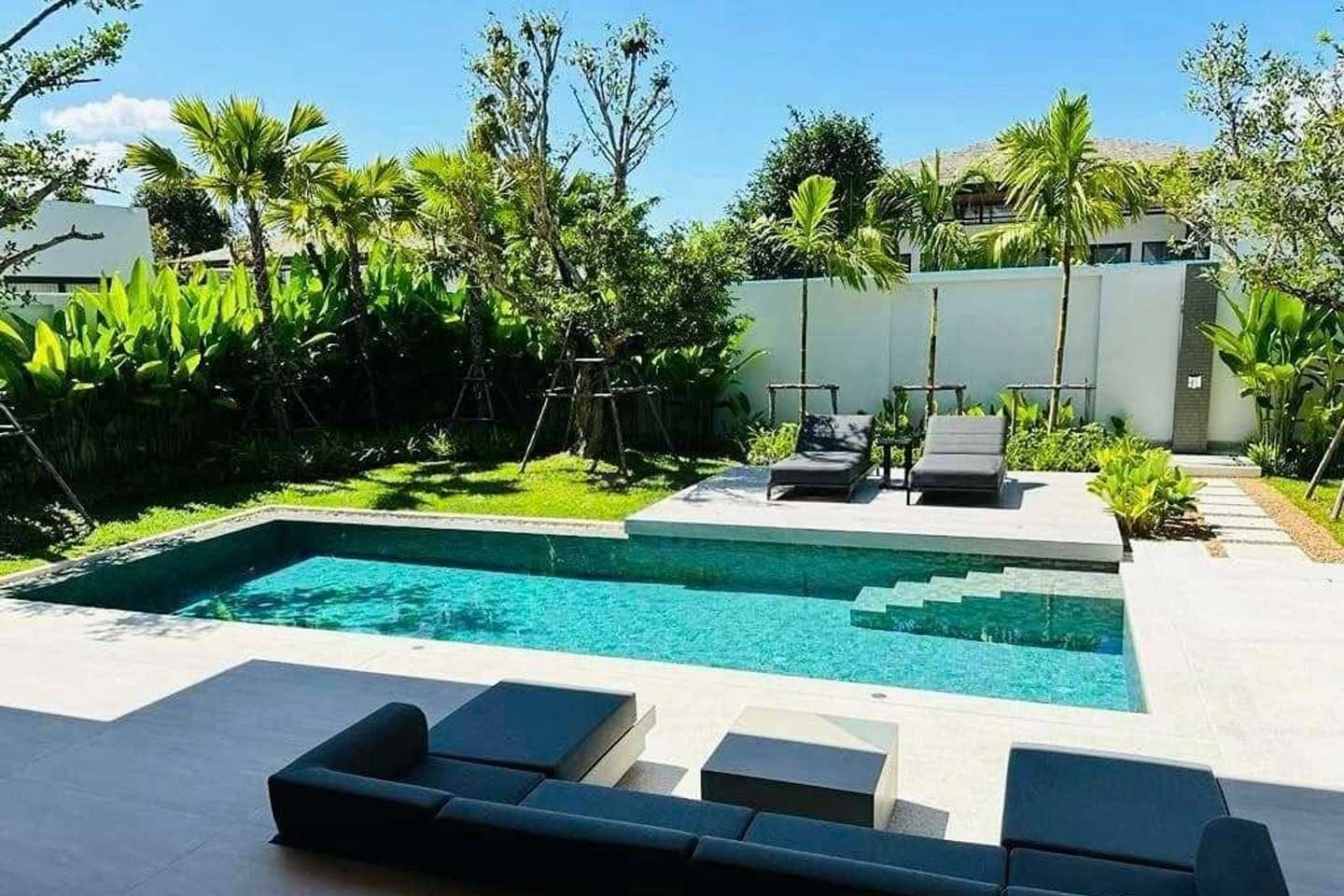 Refined Modern Loft 3-Bedroom Villa in Si Sunthon
