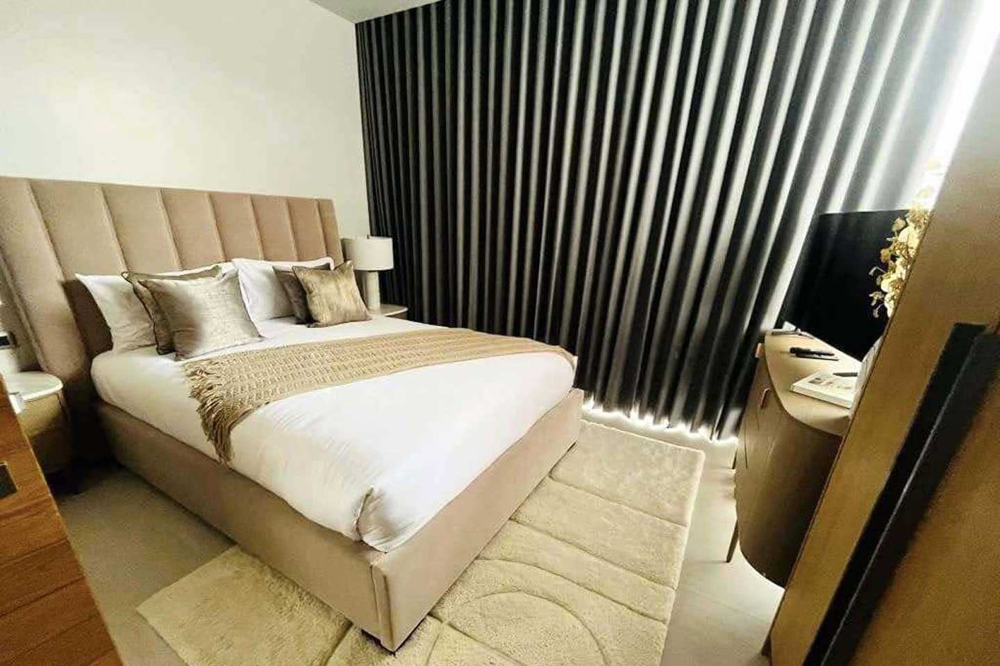 Refined Modern Loft 3-Bedroom Villa in Si Sunthon