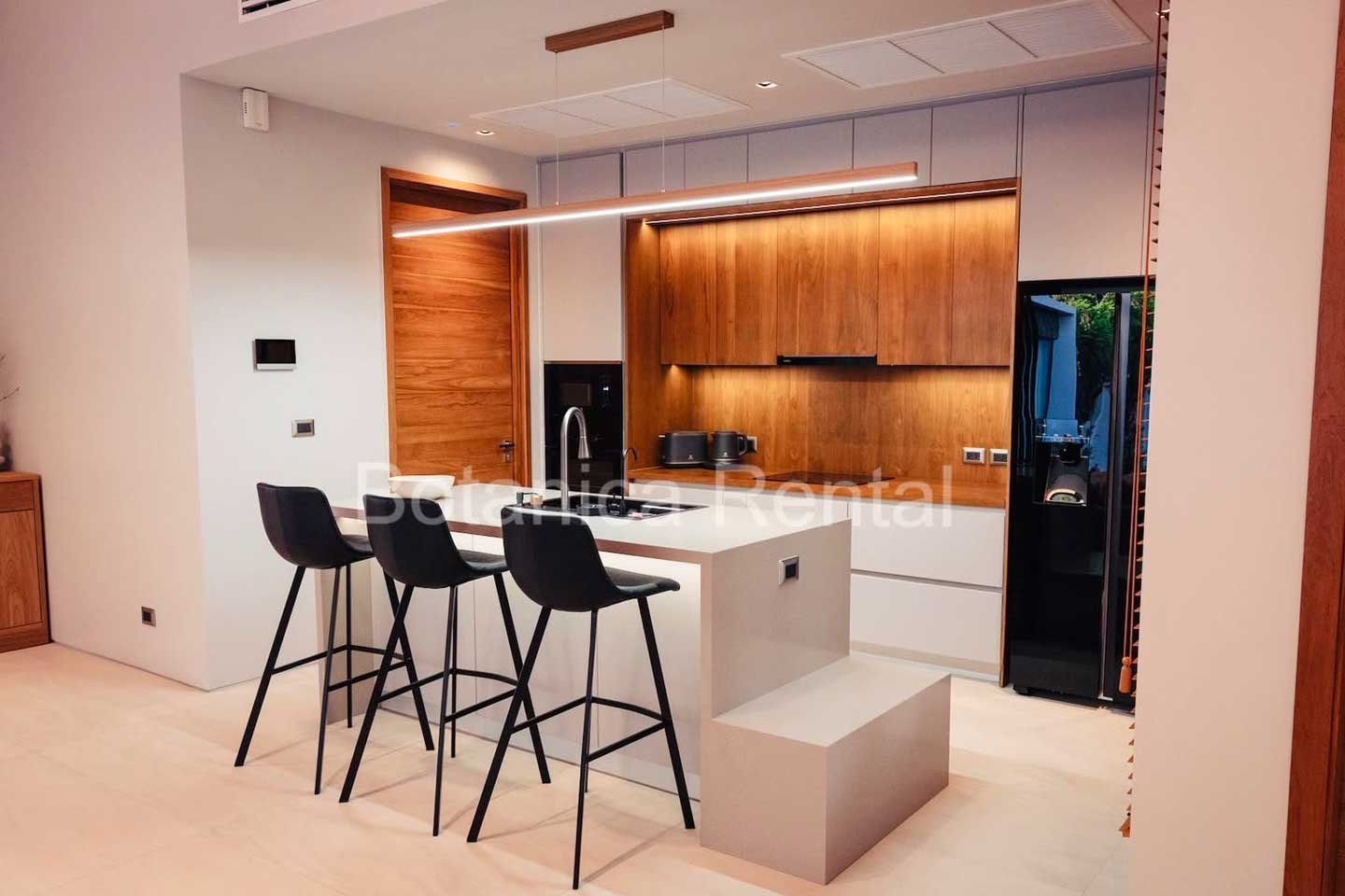 4-Bedroom Modern Loft Villa with Private Pool in Cherngtalay
