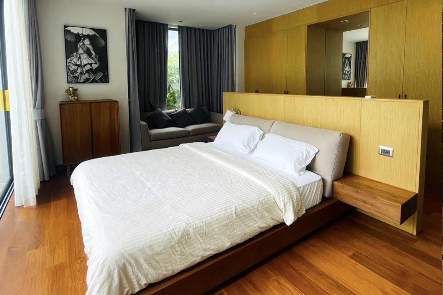 Modern Pool 3-Bedroom Villa for Long-Term Rent near Bangtao