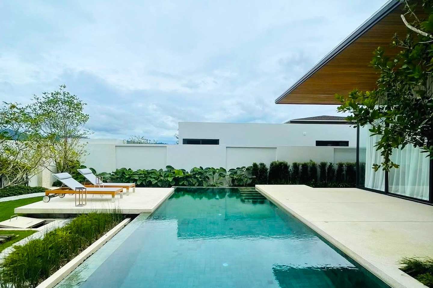 Brand-New 3-Bedroom Private Pool Villa in Pru Jampa