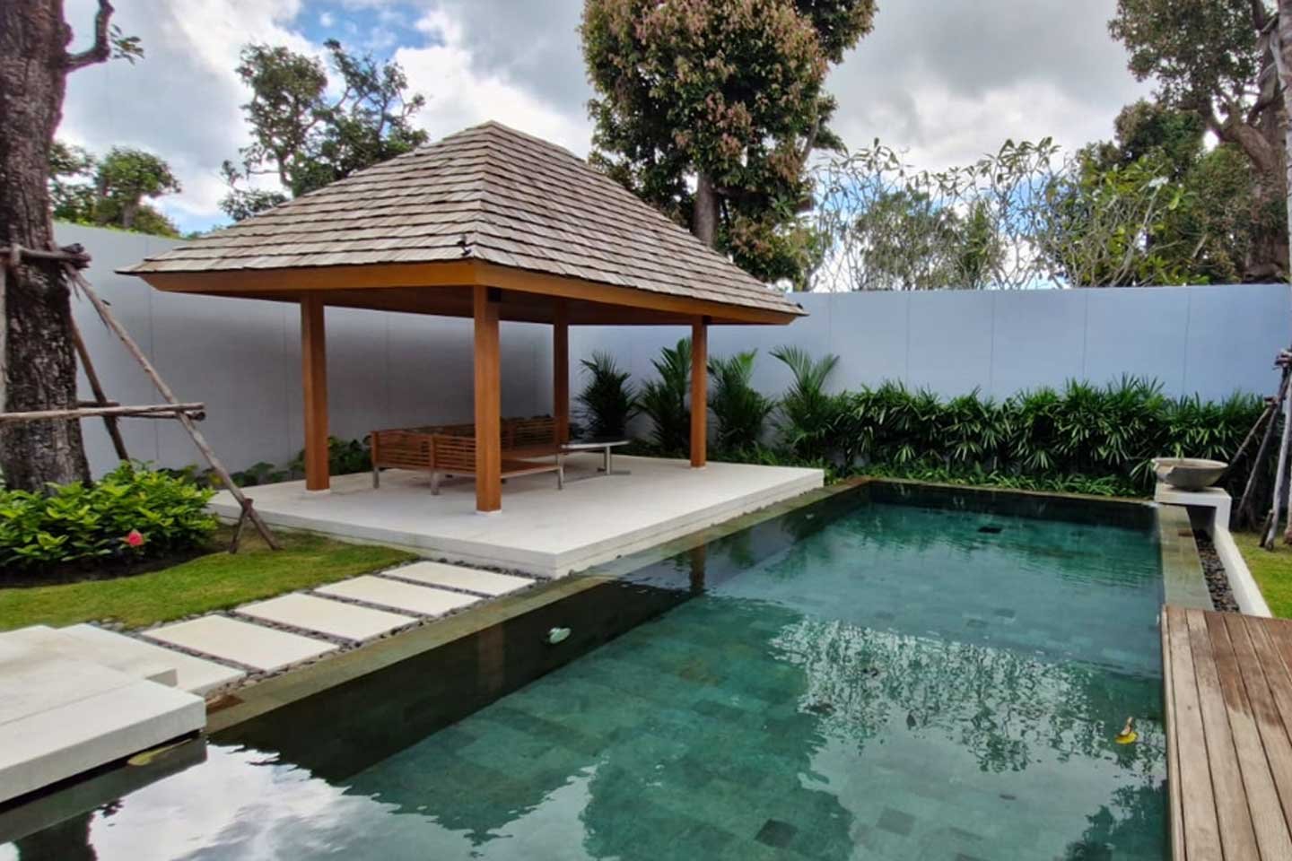 V582-01 Contemporary 2-Bedroom Villa in Pru Jampa