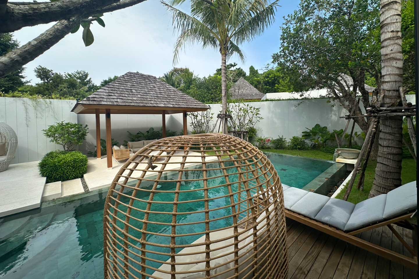 Private 2-Bedroom Pool Villa in Pru Jampa