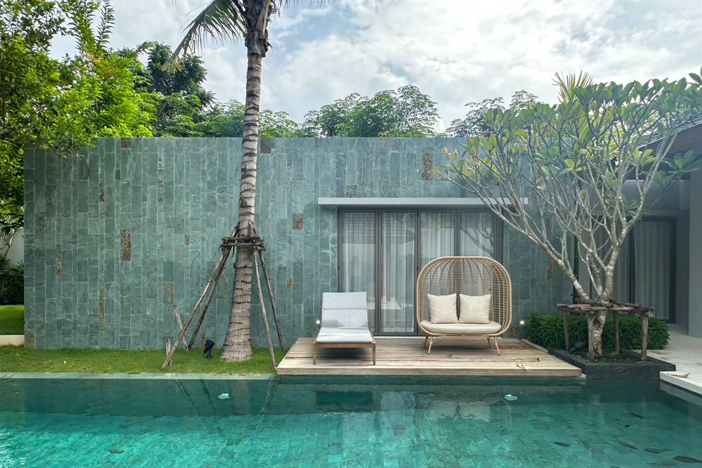 Private 2-Bedroom Pool Villa in Pru Jampa