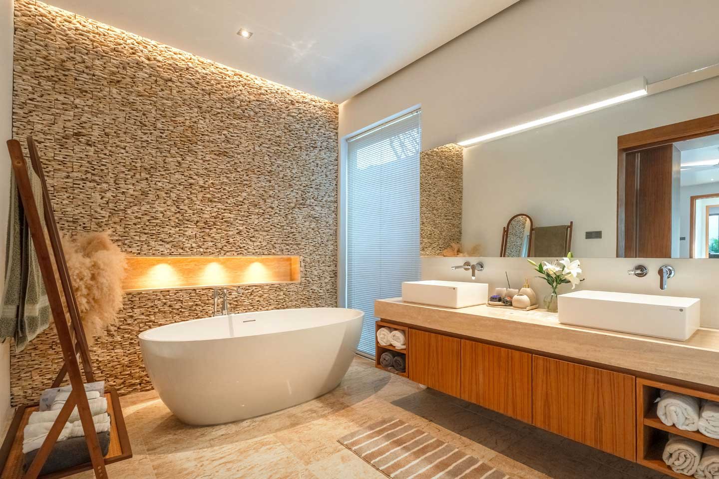 Stylish 2-Bedroom Pool Villa in Pru Jampa