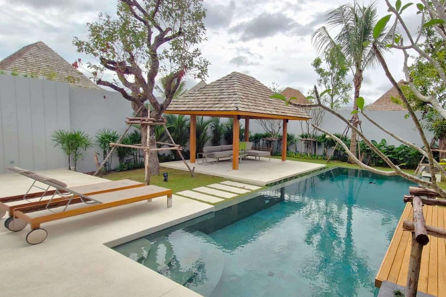 Expansive 4-Bedroom Pool Villa in Pru Jampa