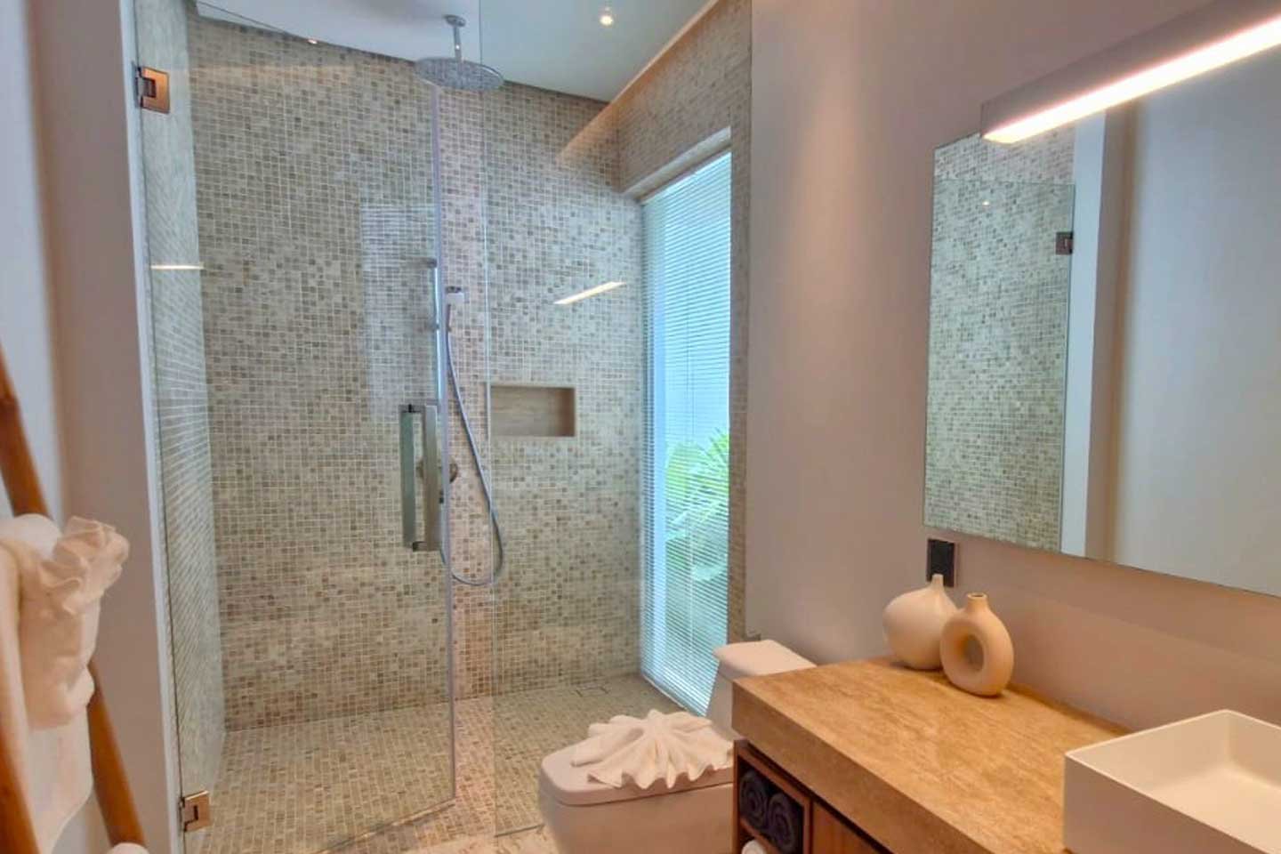 Expansive 4-Bedroom Pool Villa in Pru Jampa