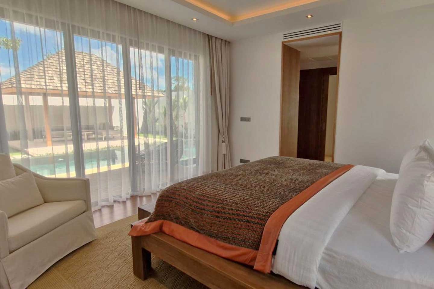 Modern 2-Bedroom Pool Villa in Pru Jampa